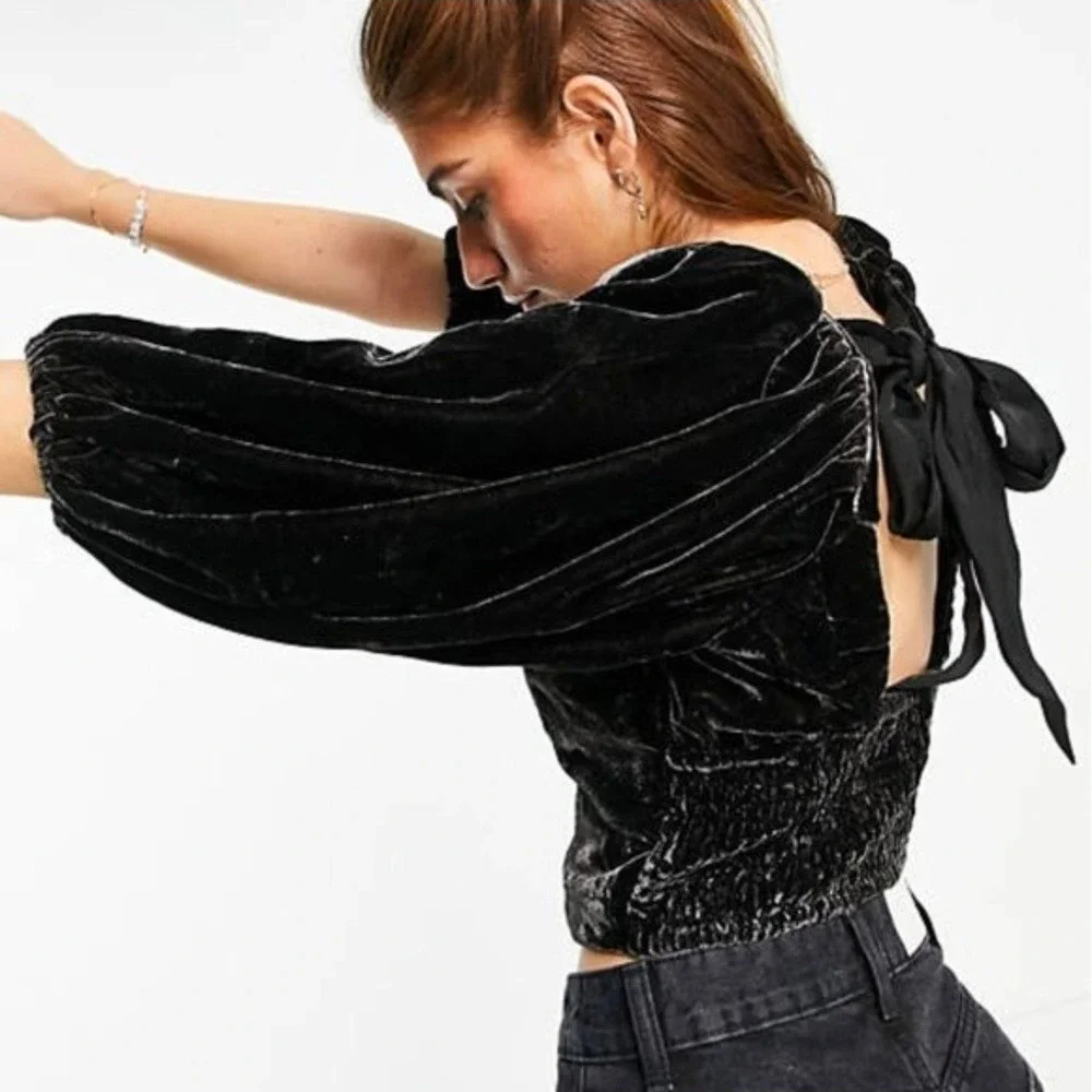 Free People Black Velvet Puff Sleeve Open Back Tie Bow Crop Top Size Medium